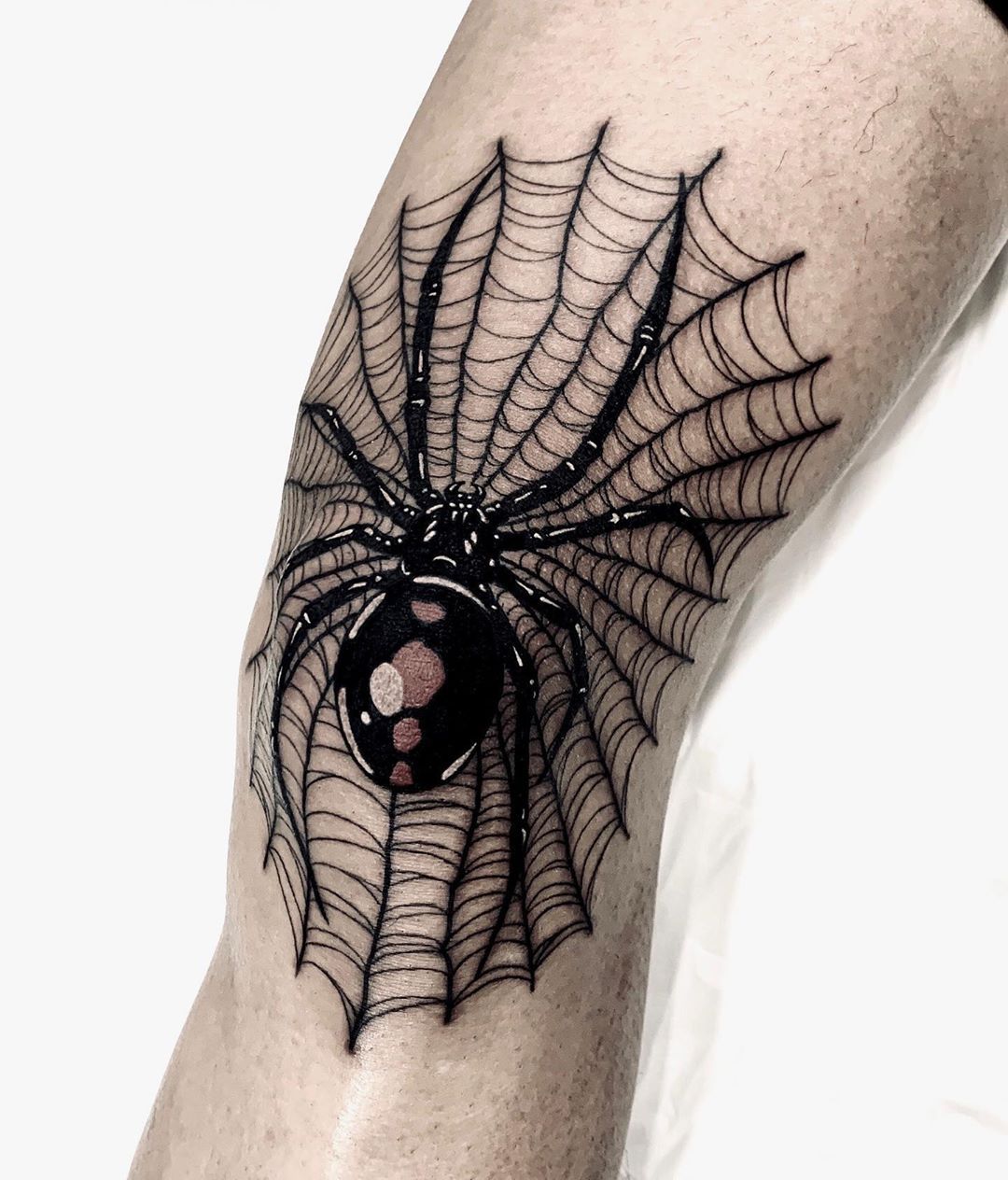 Significados da tatuagem da viúva negra: Desvendando a teia de simbolismo