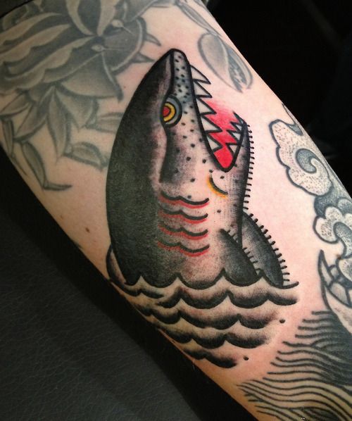 Bedeutung von Shark Tattoo