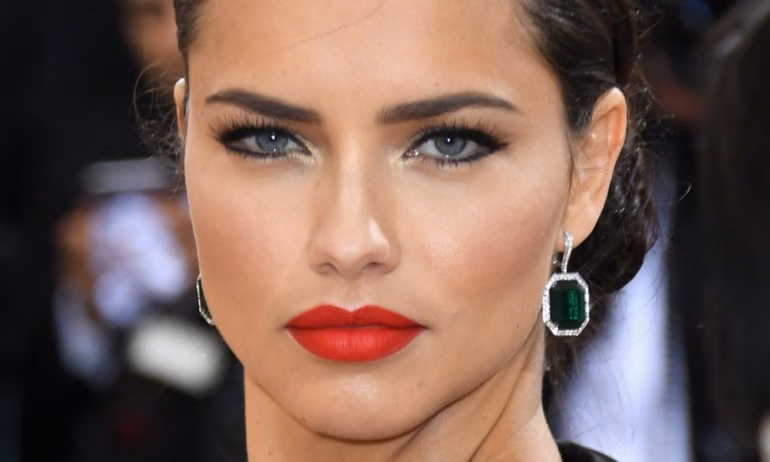 Tatuagens da Adriana Lima