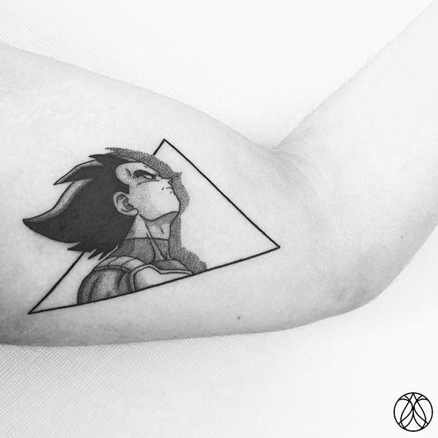 Vegeta  Tatuagens de anime, Tatuagens pretas pequenas, Desenho tatuagem