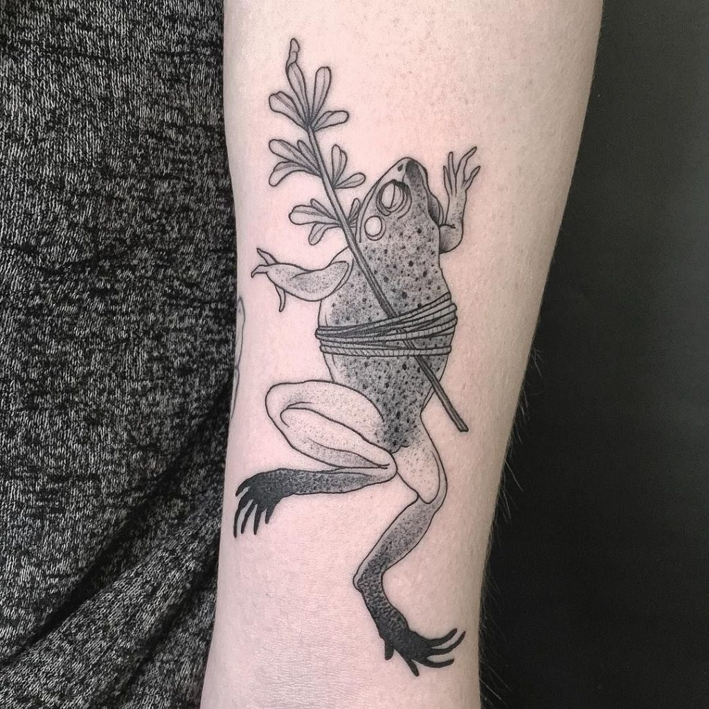 12 Tiny Frog Tattoo Ideas To Inspire You  alexie