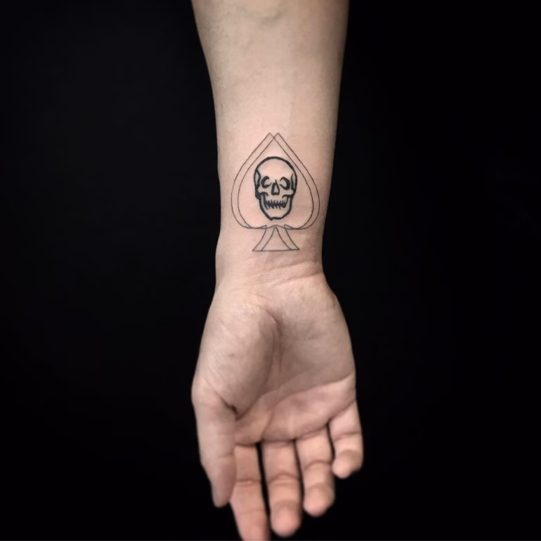 Significado de Tatuagens de Ás de Espadas