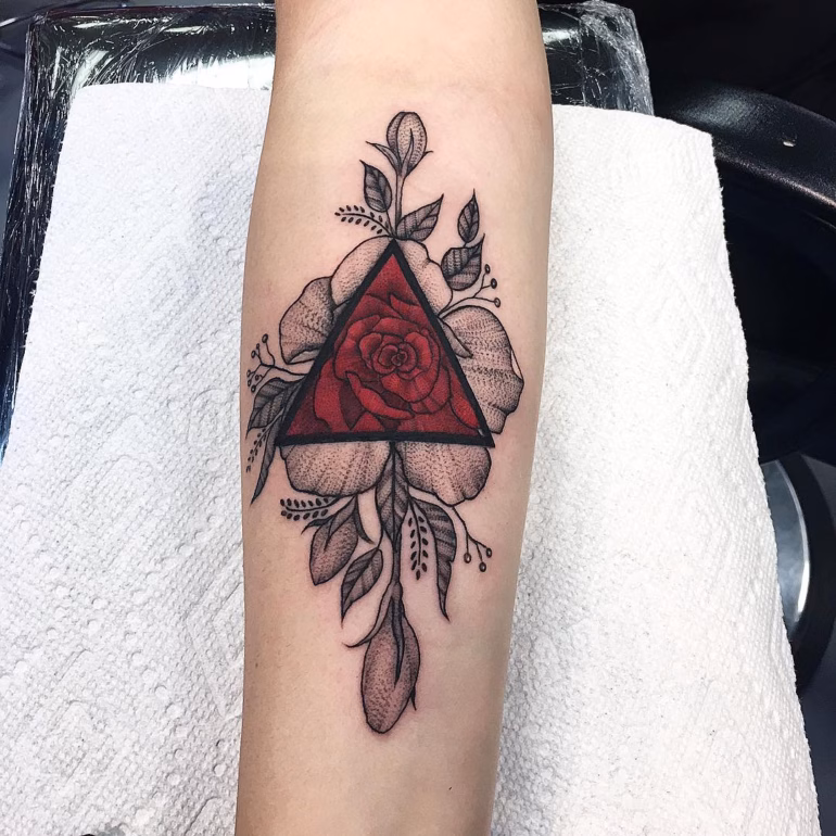 Inspirações: tatuagem de triângulo e seu significado