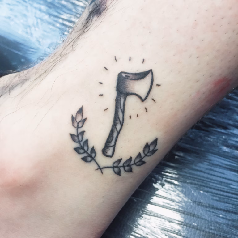 Significado de Tatuagens de Machado