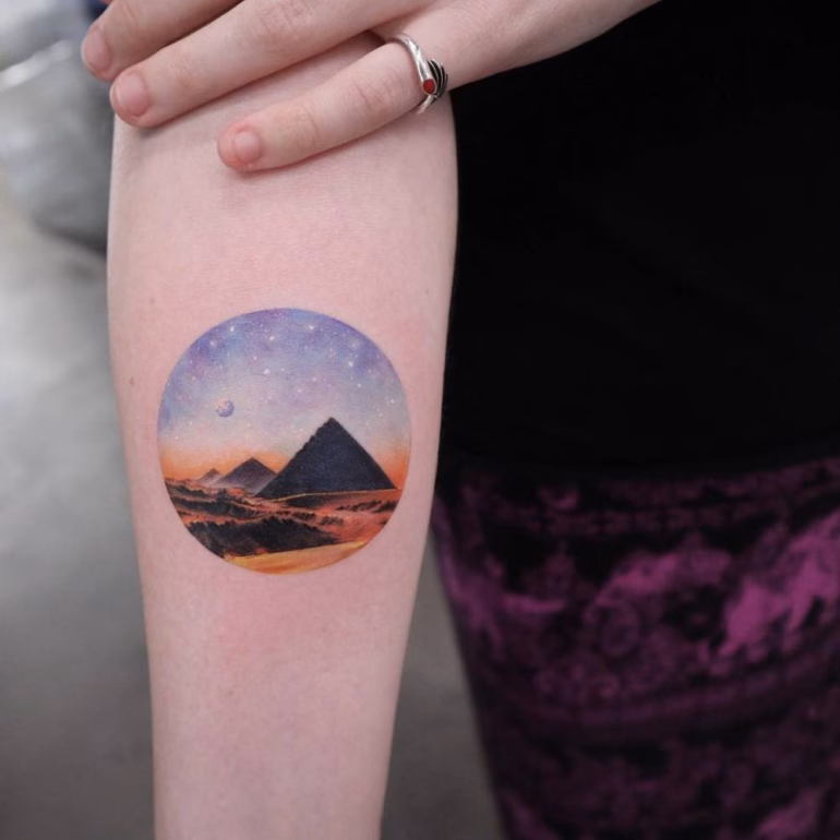Significado de tatuagens de pirâmide
