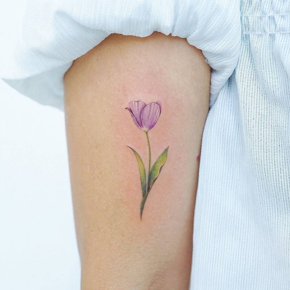 Significado de los tatuajes de tulipanes | BlendUp