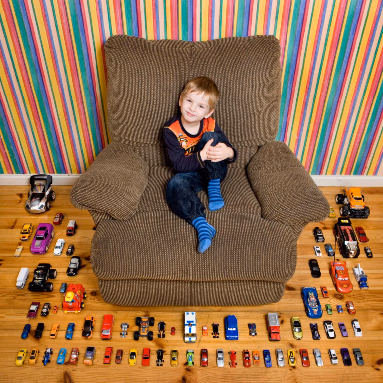 Criança e seus brinquedos em diversas partes do mundo – Série fotografica